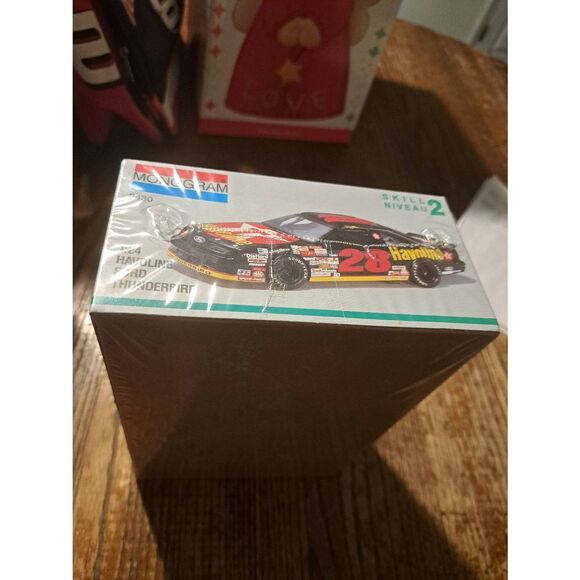 Vintage 1991 Monogram Davy Allison Ford Thunderbird NASCAR Model Race Car Kit - Picture 3 of 5